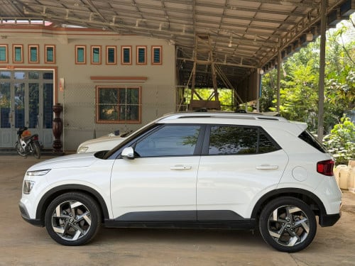 ឡានលក់ Hyundai Venue 2021
