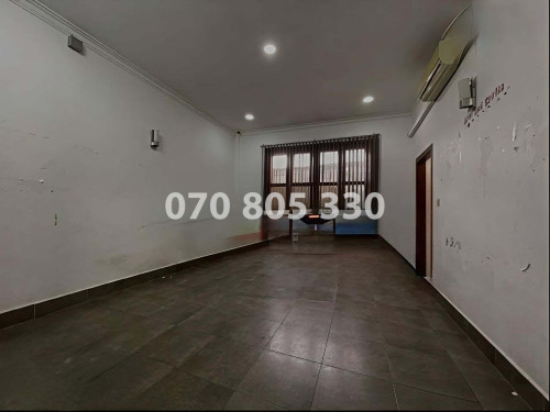 ហាងសំរាប់ជួលបឹងត្របែក  /  Shop for rent Boeng Trabaek