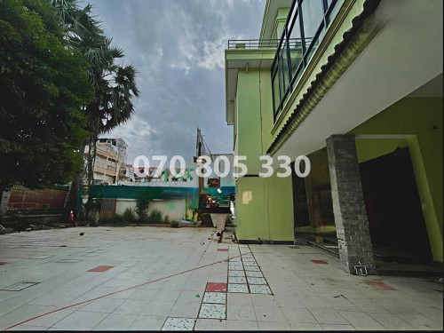 ហាងសំរាប់ជួលបឹងត្របែក  /  Shop for rent Boeng Trabaek