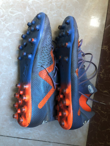 ស្បែកជើងបាល់ទាត់ size 44 mizuno japan