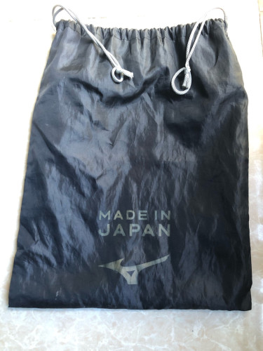ស្បែកជើងបាល់ទាត់ size 44 mizuno japan
