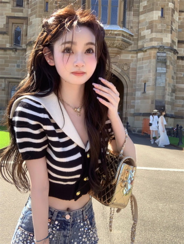 អាវសាច់ក្រាស់ មានស្តុក size xs 24$