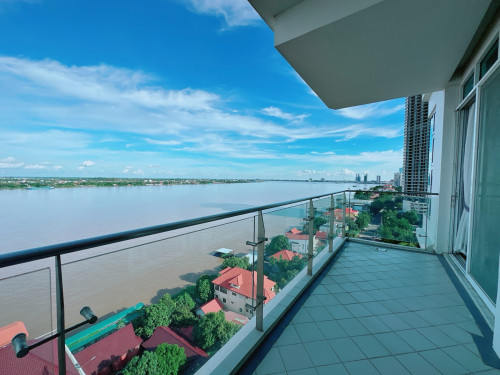 🍀Cozy Two bedroom for rent on Riverside View