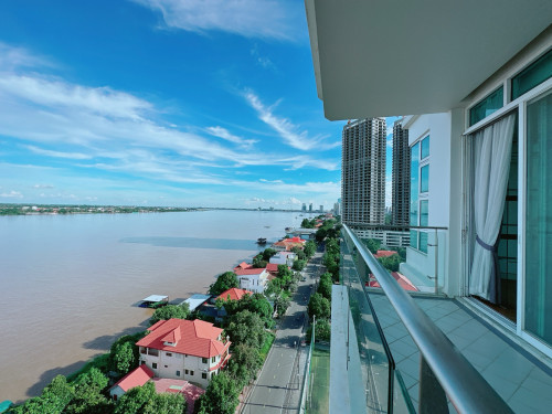 🍀Cozy Two bedroom for rent on Riverside View