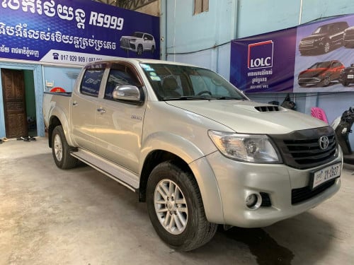 🚘Toyota Hilux Vigo ឆ្នាំ2014 លេខអូអូប៉ុងពីរ📥តម្លៃពិសេស28###$👍🏻ឆ្វេងហ្ស៊ីនក្រុមហ៊ុន toyota