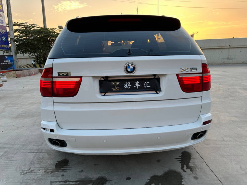 2009年宝马X5.     V6.      3000CC发动机