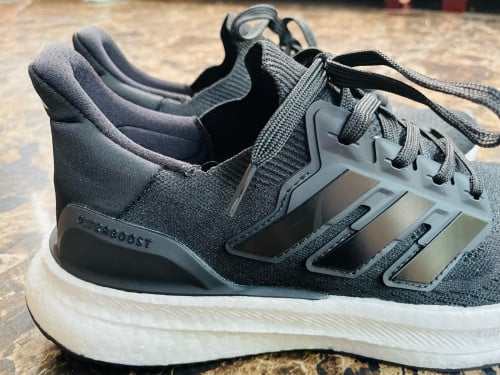 Adidas Ultraboost Light size 42