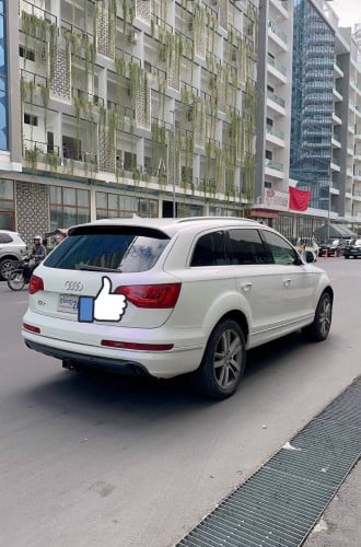 Audi Q7 មានត្រឹមតែ​ 6500$ ដកឡានជិះភ្លាម