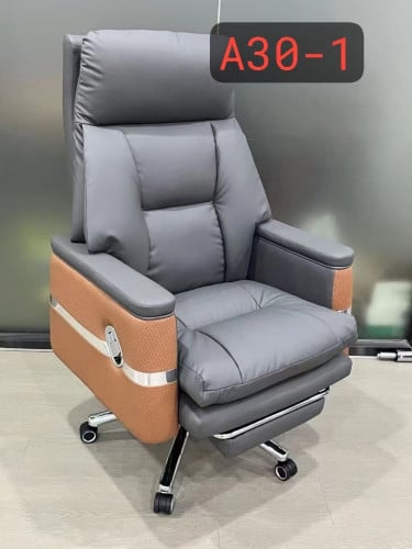 BOSS OFFICE CHAIR WITH PREMIUM QUALITY