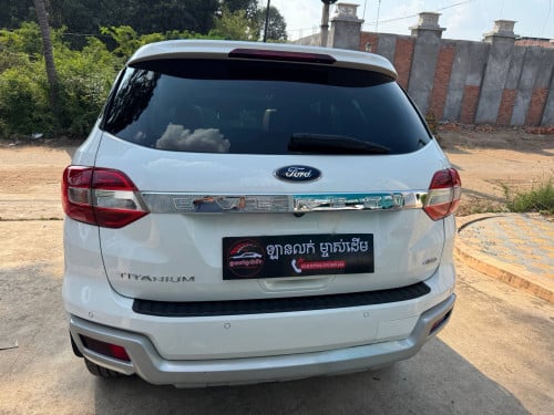 Ford Everest 2020 titanium full