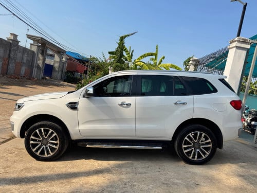 Ford Everest 2020 titanium full