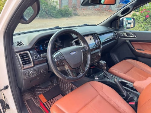 Ford Everest 2020 titanium full