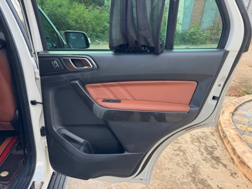 Ford Everest 2020 titanium full