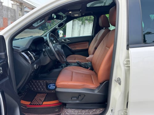Ford Everest 2020 titanium full