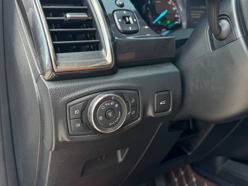 Ford Everest 2020 titanium full