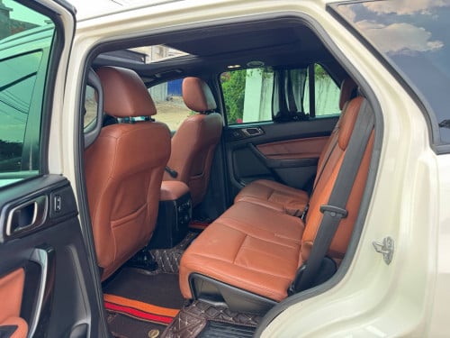 Ford Everest 2020 titanium full