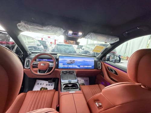 Geely M9 in stock ប៉ុង 2
