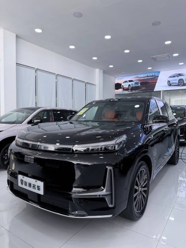 Geely M9 in stock ប៉ុង 2