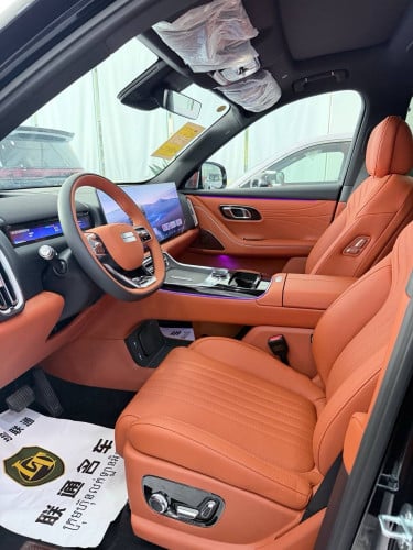 Geely M9 in stock ប៉ុង 2