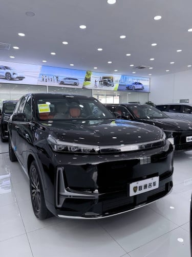 Geely M9 in stock ប៉ុង 2