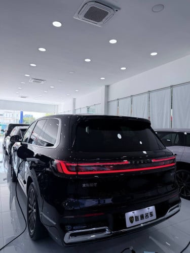 Geely M9 in stock ប៉ុង 2