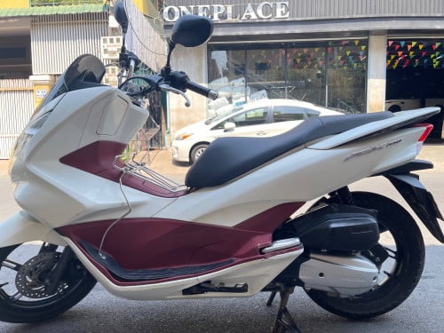 Honda PCX 2015 តម្លៃ 1170$ មានកាតគ្រី ☎️0969928327☎️