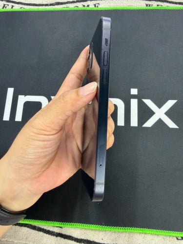 iPhone 12 សានុំហ្សីន