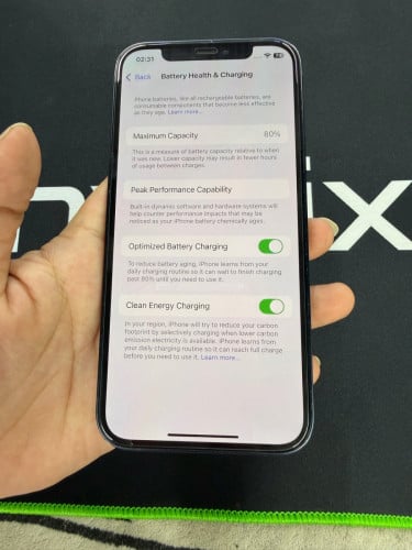 iPhone 12 សានុំហ្សីន