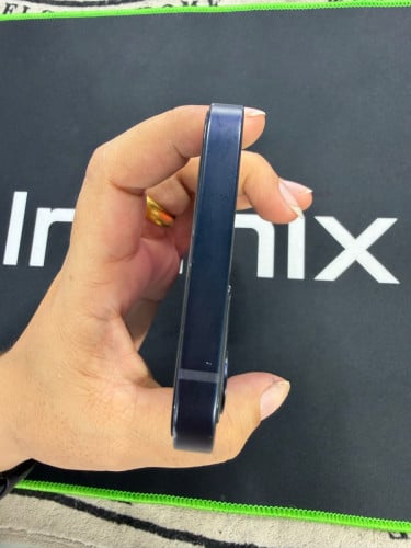 iPhone 12 សានុំហ្សីន