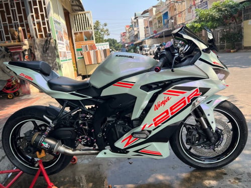 Kawasaki Ninja ZX25R ឆ្នាំ020