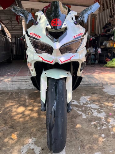 Kawasaki Ninja ZX25R ឆ្នាំ020