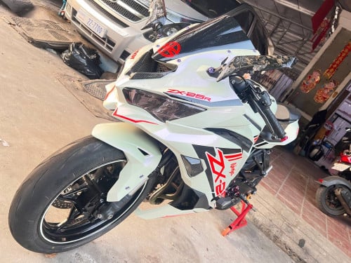 Kawasaki Ninja ZX25R ឆ្នាំ020