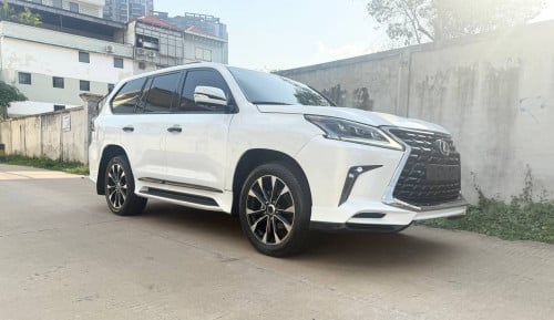 Lexus 570. ឆ្នាំ 2015 ឡេីង 2021 ឡេីង ក្នុង ក្រៅ Arab
