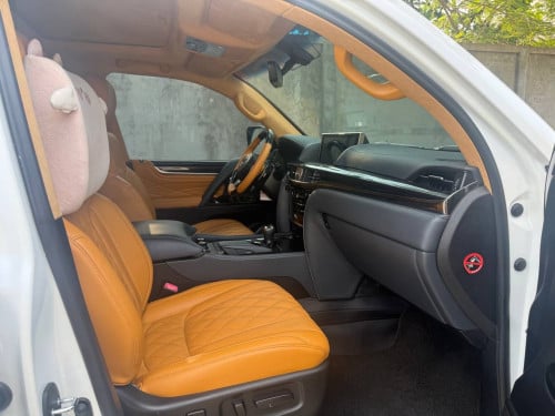 Lexus 570. ឆ្នាំ 2015 ឡេីង 2021 ឡេីង ក្នុង ក្រៅ Arab