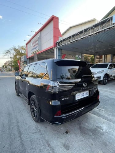Lexus LX570 2020 Kuro