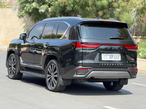 Lexus LX600 ឆ្នាំ2024 Turbo sport Full Option 25 Speakers ម្ចាស់ដើមប្រើបាន1មុឺនគីឡូជាង នៅស្កុត1ជុំ