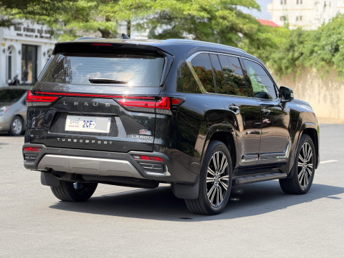 Lexus LX600 ឆ្នាំ2024 Turbo sport Full Option 25 Speakers ម្ចាស់ដើមប្រើបាន1មុឺនគីឡូជាង នៅស្កុត1ជុំ