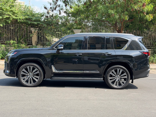 Lexus LX600 ឆ្នាំ2024 Turbo sport Full Option 25 Speakers ម្ចាស់ដើមប្រើបាន1មុឺនគីឡូជាង នៅស្កុត1ជុំ