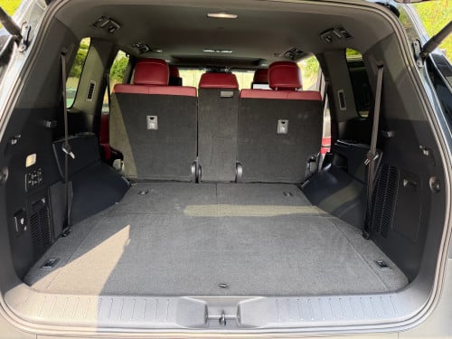 Lexus LX600 ឆ្នាំ2024 Turbo sport Full Option 25 Speakers ម្ចាស់ដើមប្រើបាន1មុឺនគីឡូជាង នៅស្កុត1ជុំ