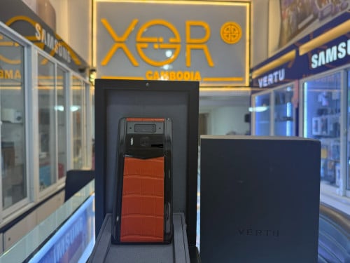 MetaVertu 2 alligator