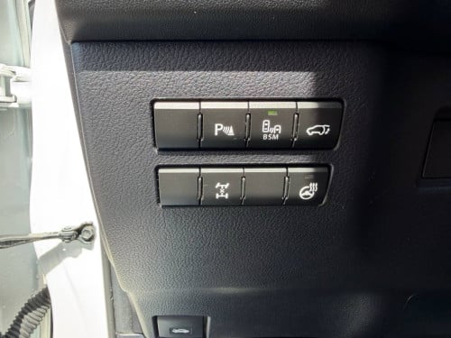 Nx200t F sport 2015 ក្នុងឆេីរី​ បូតុង​5 ប៉ុង​ពីរ​ ឡានកាលី