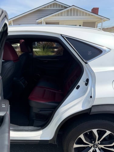 Nx200t F sport 2015 ក្នុងឆេីរី​ បូតុង​5 ប៉ុង​ពីរ​ ឡានកាលី
