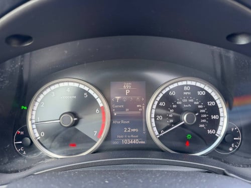Nx200t F sport 2015 ក្នុងឆេីរី​ បូតុង​5 ប៉ុង​ពីរ​ ឡានកាលី