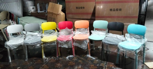 Plastic chair available in stock full color ( កៅអីជ័រស្វិត)