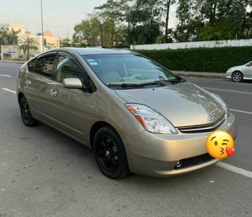Prius06 Full option ឡានស្អាត ស្លាកលេខAU ប្រើផ្ទាល់ចង់លក់តំលៃ9xxx$ តេឡេក្រាម016679797