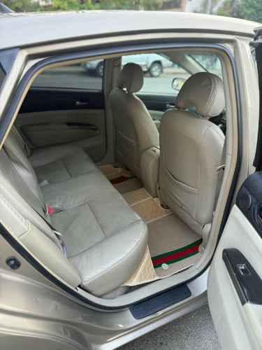 Prius06 Full option ឡានស្អាត ស្លាកលេខAU ប្រើផ្ទាល់ចង់លក់តំលៃ9xxx$ តេឡេក្រាម016679797