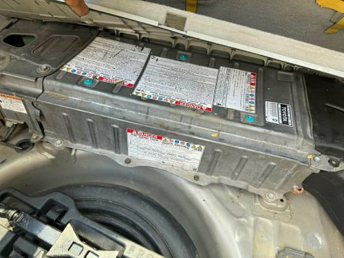 Prius06 Full option ឡានស្អាត ស្លាកលេខAU ប្រើផ្ទាល់ចង់លក់តំលៃ9xxx$ តេឡេក្រាម016679797