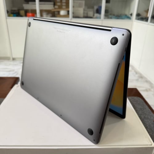 MacBook Pro 2017 15-inch CPU i7 | 16G | 512G | VGA 4G មួយទឹកស្អាត ធានា 3 ខែ
