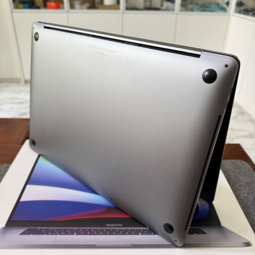 MacBook Pro 2019 16-inch CPU i7 | 16G | 512G | VGA 4G មួយទឹកស្អាត ធានា 3 ខែ
