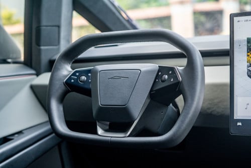 Tesla Cyber Truck / Gold 2024 ក្រដាស់ពន្ធ